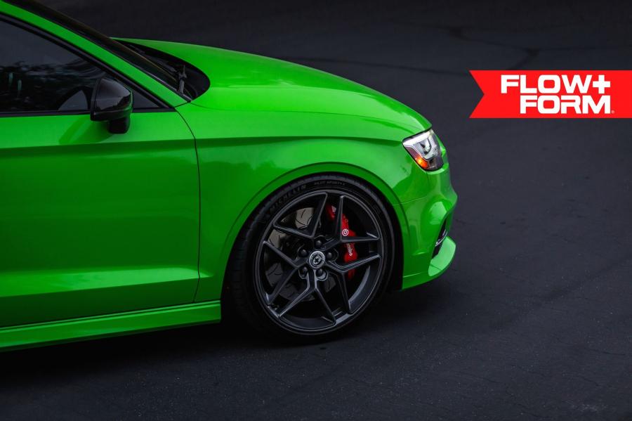 Детали экстерьера Audi S3 Sedan on HRE Wheels (FF11) 2019 года  (фото 3 из 10)